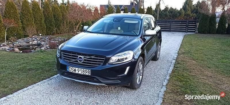 Używany Volvo XC60 2017 Granatowy SUV