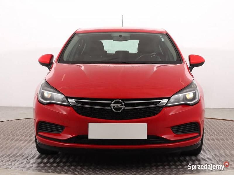 Czerwony Używany 2018 Opel Astra Hatchback | 35 999 zł (Uczciwa cena) - Obraz 1/4