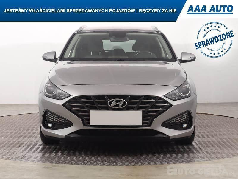 Używany Hyundai i30 120 KM (88 kW) 2022 Srebrny