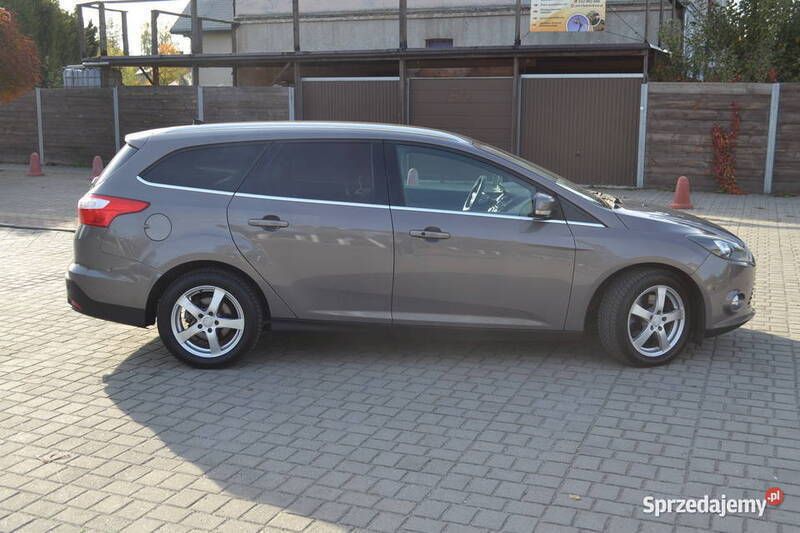 Używany Ford Focus Titanium 2011 Szary Kombi