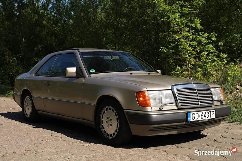 Używany 1991 Mercedes E300 | 41 000 zł - Obraz 1/4