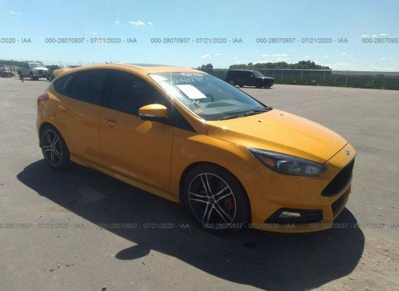 Używany Ford Focus 252 KM (185 kW) 2016 Żółty Hatchback
