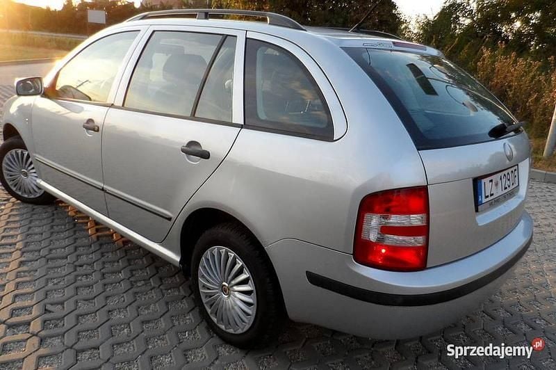 Używany Skoda Fabia 80 KM (58 kW) 2007 Srebrny Hatchback