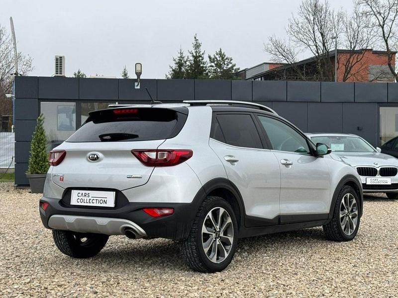 Używany Kia Stonic 120 KM (88 kW) 2020 Srebrny (metalik) SUV
