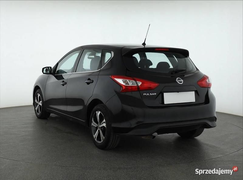 Używany Nissan Pulsar 2015 Czarny Hatchback