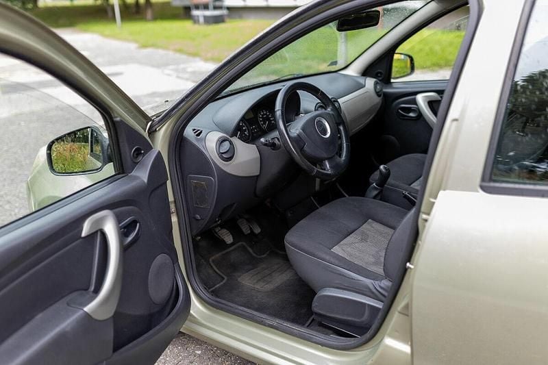 Inny kolor Używany 2008 Dacia Sandero Hatchback | 4500 zł (Dobra cena) - Obraz 1/4