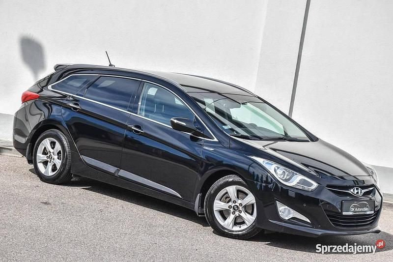 Czarny Używany 2011 Hyundai i40 Comfort Kombi | 31 899 zł (Drogi) - Obraz 1/4