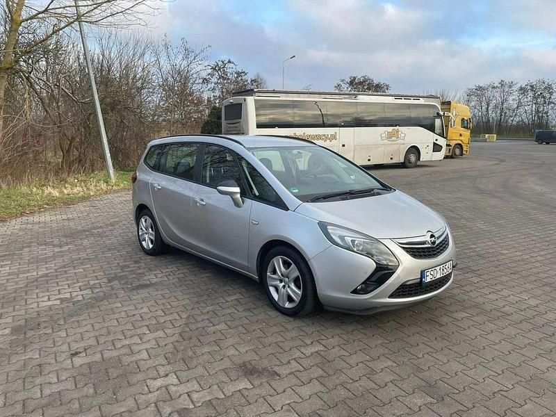 Używany Opel Zafira 140 KM (102 kW) 2015 Srebrny Minivan