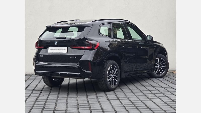 Używany BMW X1 Luxury Line 136 KM (100 kW) 2024 Czarny szafir metalizowany SUV