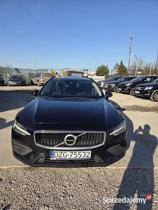 Używany Volvo V60 2018 Czarny Kombi