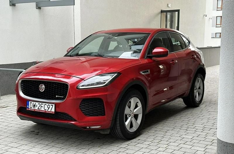 Bordowy (metalik) Używany 2019 Jaguar E-Pace SUV | 96 800 zł (Uczciwa cena) - Obraz 1/4