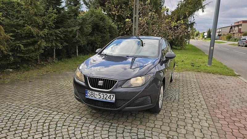 Czarny Używany 2010 Seat Ibiza Reference Hatchback | 13 000 zł (Uczciwa cena) - Obraz 1/4