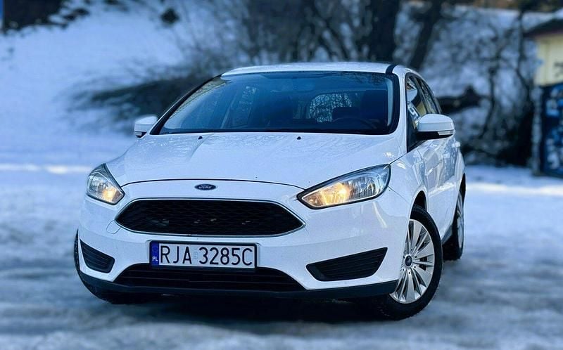 Biały Używany 2017 Ford Focus Trend Kombi | 20 900 zł (Dobra cena) - Obraz 1/4