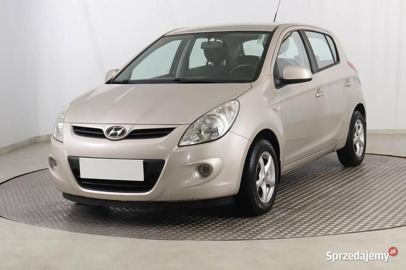 Używany Hyundai i20 78 KM (57 kW) 2009 Beżowy Hatchback