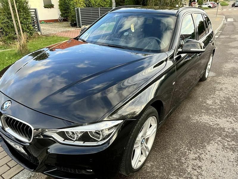 Używany BMW 320 Comfort Edition 2016 Czarny Kombi