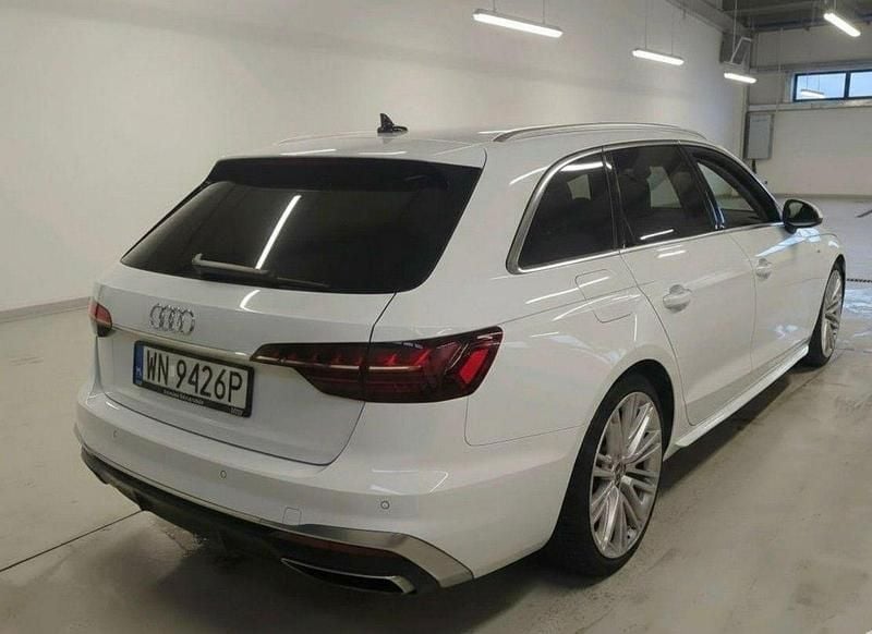 Używany Audi A4 S-Line 150 KM (110 kW) 2021 Biały Kombi