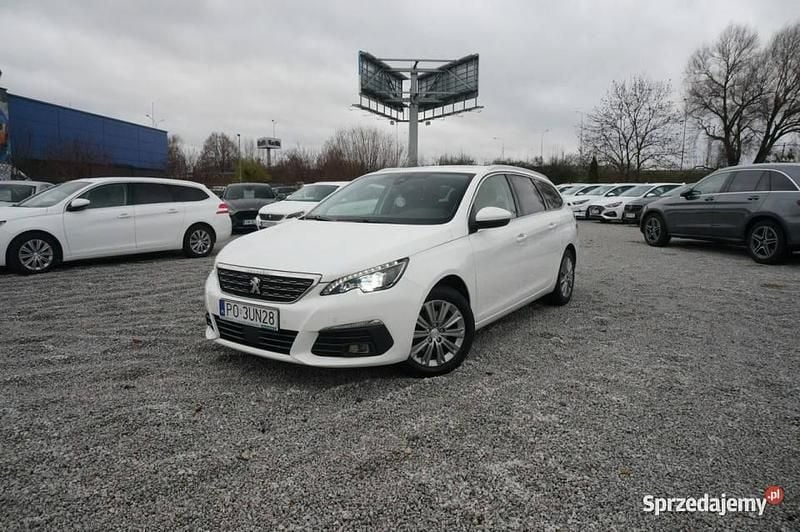 Biały Używany 2021 Peugeot 308 Allure Kombi | 52 300 zł (Dość drogi) - Obraz 1/4