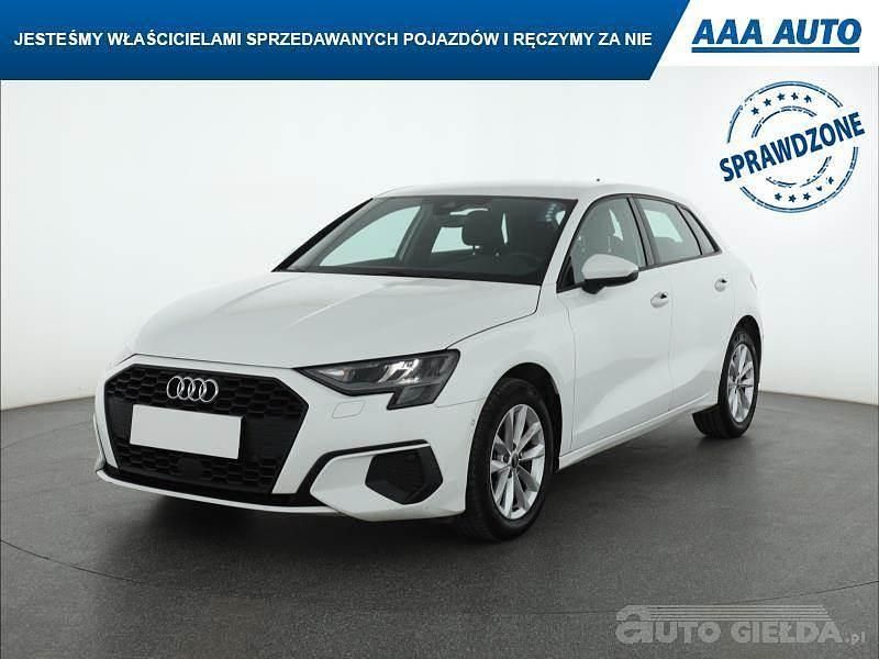 Używany Audi A3 150 KM (110 kW) 2023 Biały Sedan/Limuzyna
