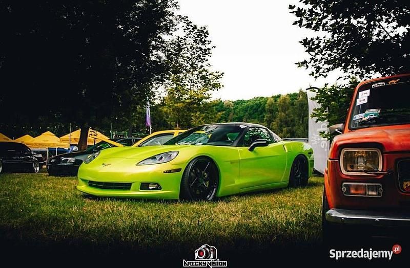 Żółty Używany 2010 Chevrolet Corvette C6 LS Coupe | 145 000 zł - Obraz 1/4