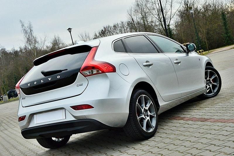 Używany Volvo V40 Ocean Race 120 KM (88 kW) 2016 Srebrny (metalik) Hatchback