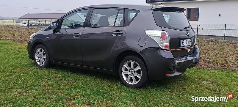 Używany Toyota Verso 2009 Minivan