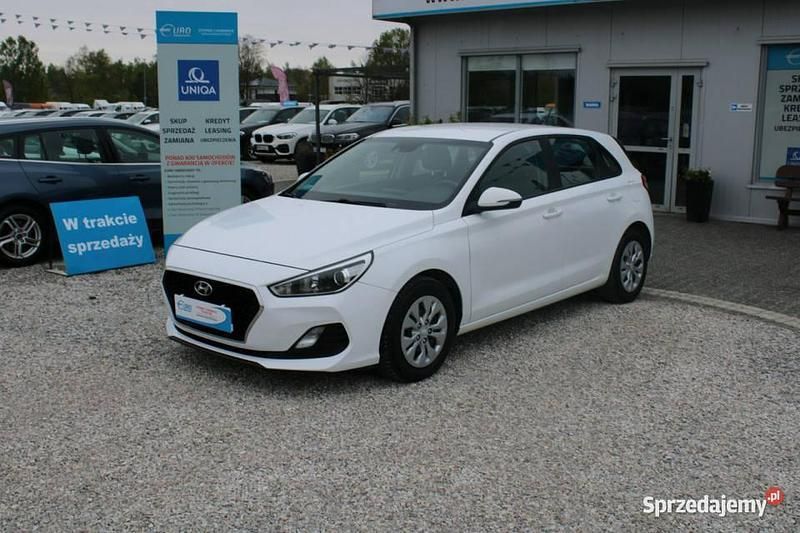 Biały Używany 2020 Hyundai i30 Classic Hatchback | 48 900 zł (Uczciwa cena) - Obraz 1/4