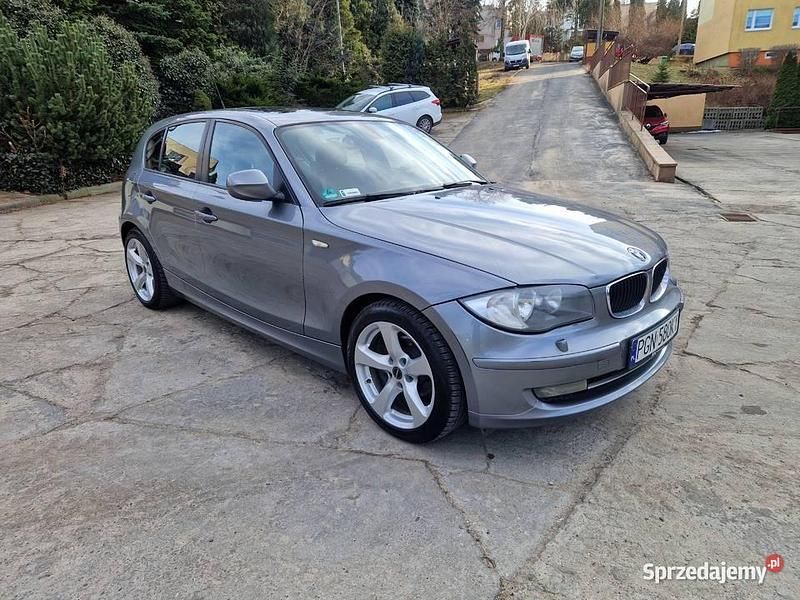 Używany BMW 116 2011 Srebrny Hatchback