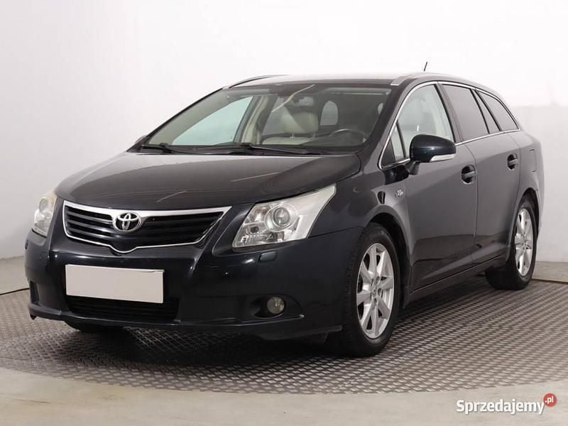 Używany Toyota Avensis 2011 Niebieski Kombi