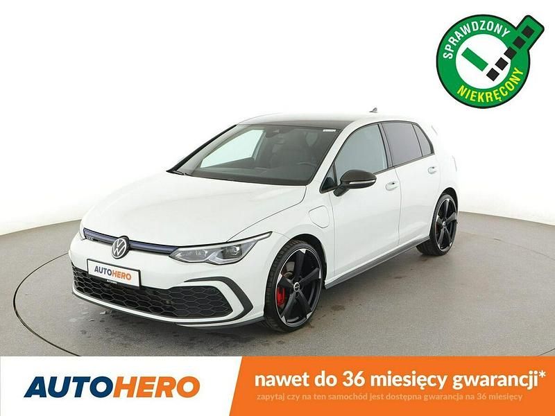 Biały Używany 2021 VW Golf VIII Hatchback | 89 000 zł - Obraz 1/3