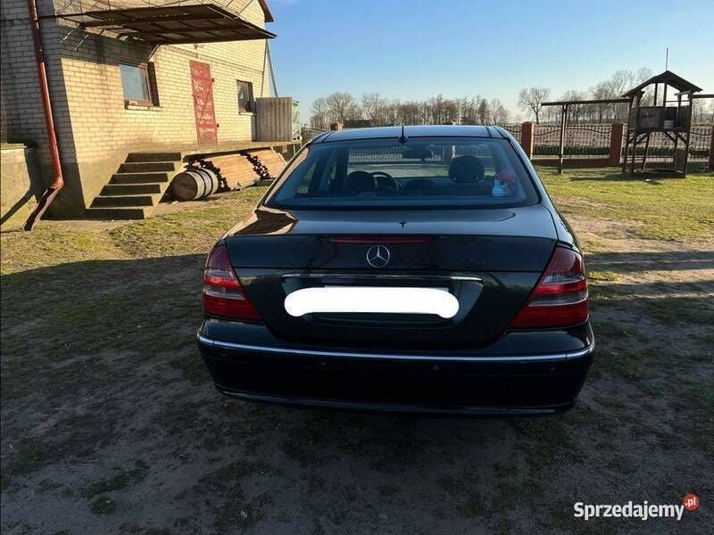 Używany Mercedes E320 Avantgarde 2003 Czarny Sedan/Limuzyna