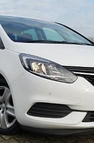 Używany Opel Zafira 120 KM (88 kW) 2018 Biały Minivan