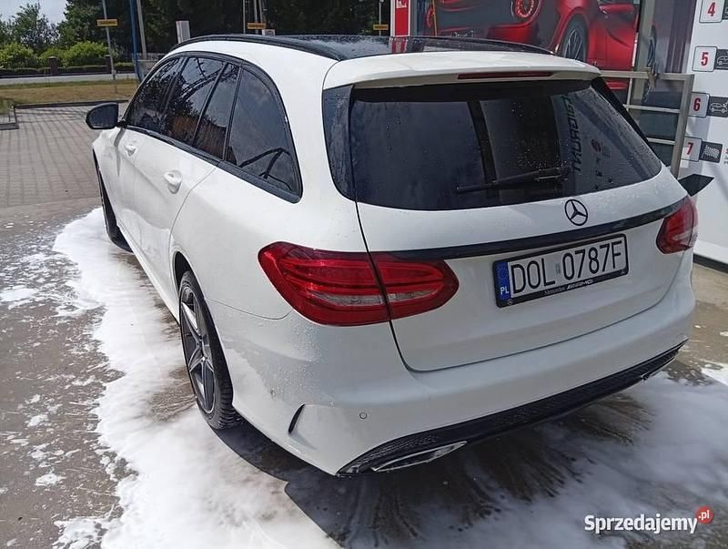Biały Używany 2016 Mercedes 220 AMG Kombi | 69 500 zł - Obraz 1/3