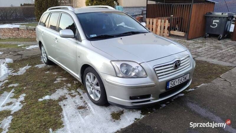 Złoty Używany 2004 Toyota Avensis Kombi | 10 700 zł (Dość drogi) - Obraz 1/4