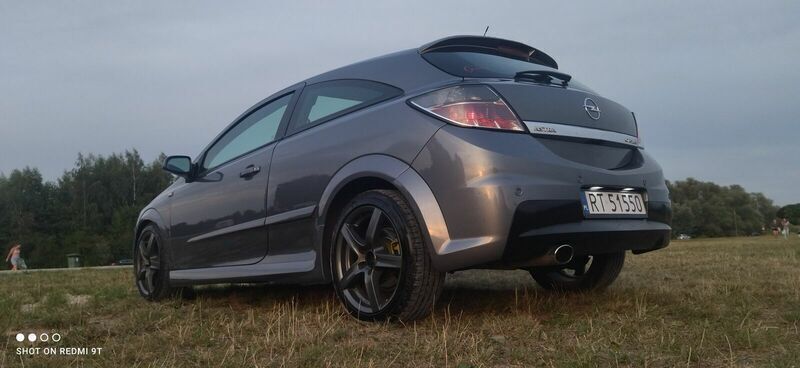 Szary Używany 2006 Opel Astra GTC Hatchback | 18 000 zł - Obraz 1/4