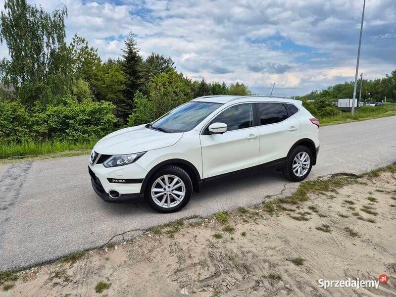 Biały Używany 2015 Nissan Qashqai SUV | 43 500 zł (Uczciwa cena) - Obraz 1/4