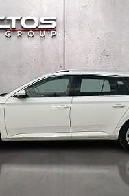 Używany Skoda Superb Style 150 KM (110 kW) 2021 Biały Kombi