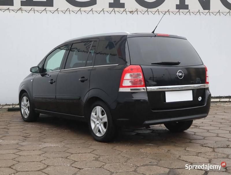 Używany Opel Zafira 140 KM (102 kW) 2009 Czarny Minivan
