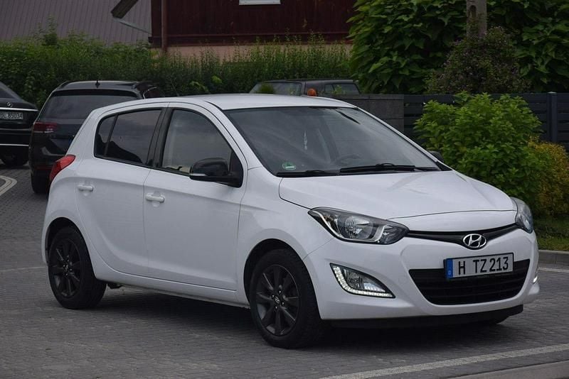 Biały Używany 2014 Hyundai i20 Hatchback | 21 900 zł (Uczciwa cena) - Obraz 1/4
