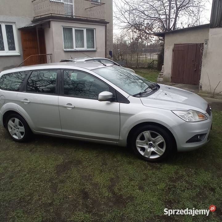 Używany Ford Focus 2009 Srebrny Sedan/Limuzyna