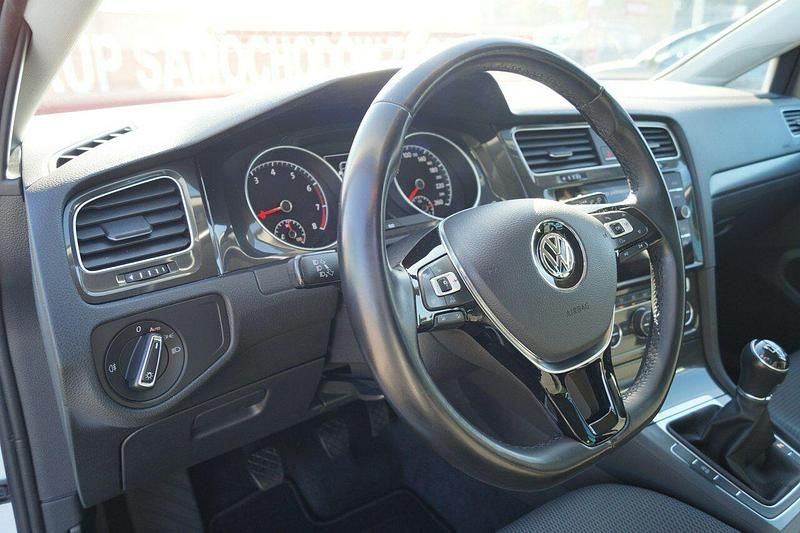 Używany VW Golf VII 115 KM (84 kW) 2019 Biały Hatchback