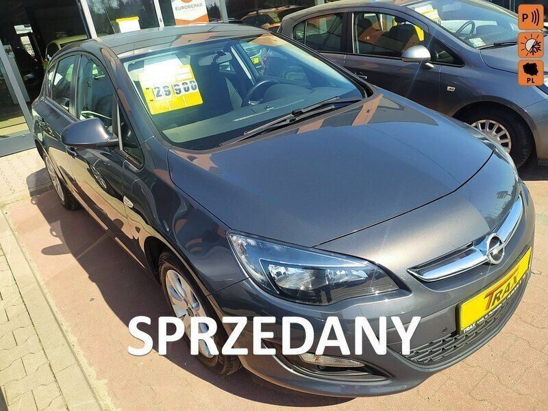 Grafitowy (metalik) Używany 2015 Opel Astra Hatchback | 29 900 zł (Dobra cena) - Obraz 1/4