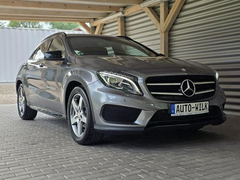 Szary Używany 2015 Mercedes GLA180 AMG line SUV | 69 900 zł - Obraz 1/4