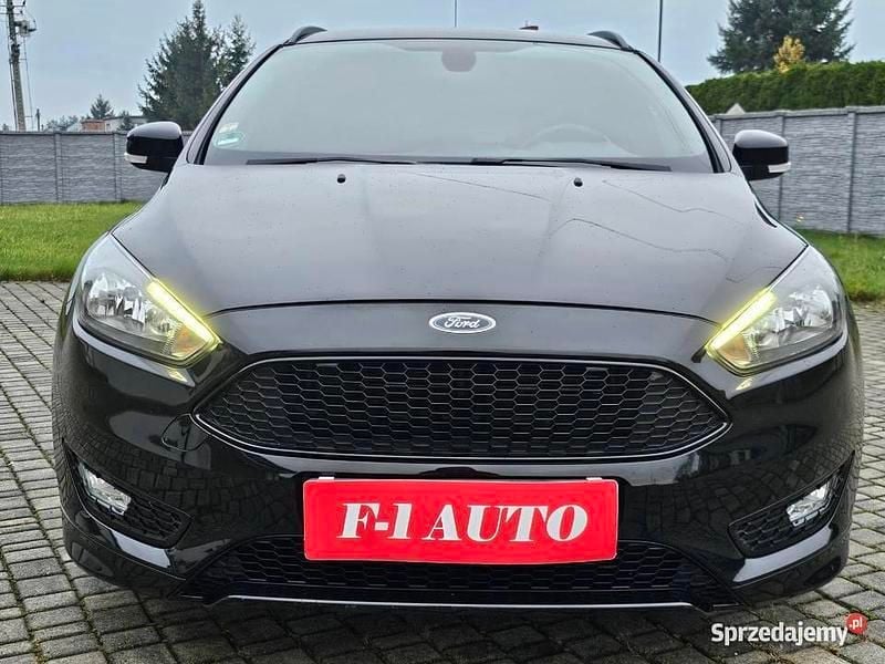 Czarny Używany 2016 Ford Focus ST-Line Kombi | 26 999 zł (Uczciwa cena) - Obraz 1/4