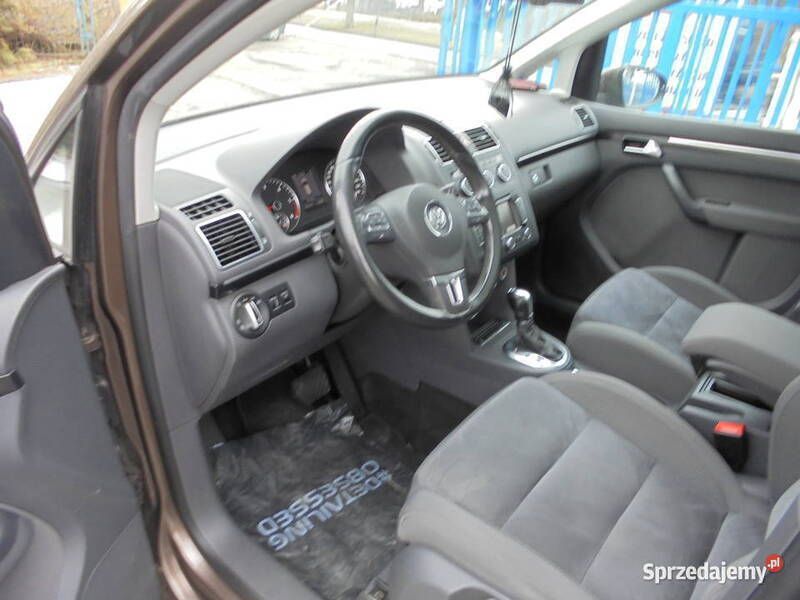 Używany VW Touran Highline 140 KM (102 kW) 2012 Brązowy Minivan