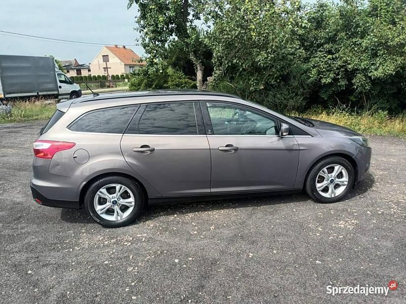 Używany Ford Focus 125 KM (91 kW) 2012 Szary Sedan/Limuzyna
