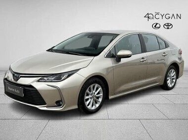 Używany Toyota Corolla Comfort 122 KM (89 kW) 2022 Złoty Sedan/Limuzyna