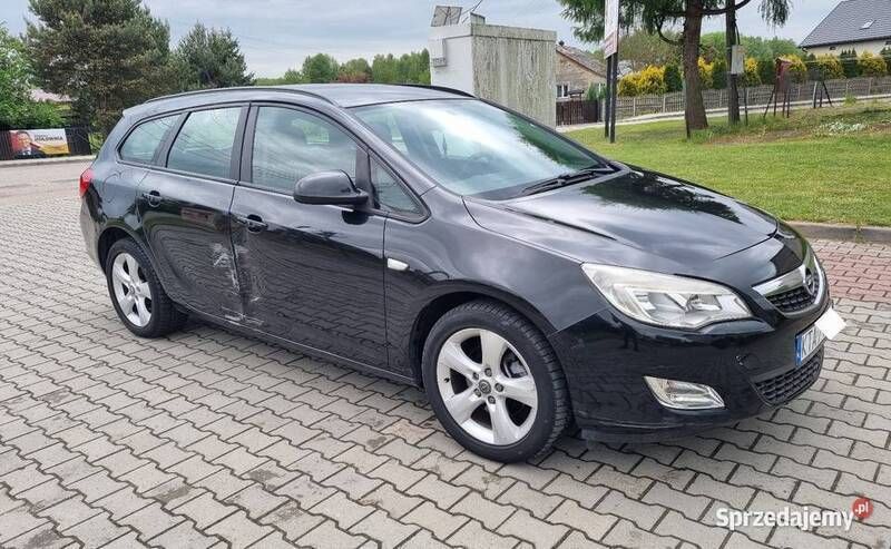 Czarny Używany 2012 Opel Astra Kombi | 11 900 zł (Super Cena) - Obraz 1/4