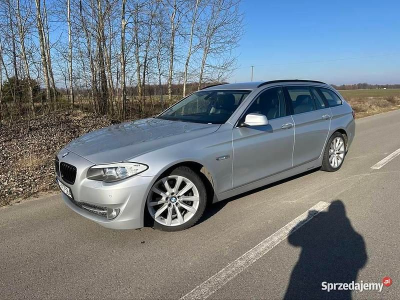 Używany BMW 520 2010 Srebrny Kombi