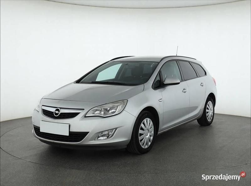 Używany Opel Astra 2012 Srebrny Kombi