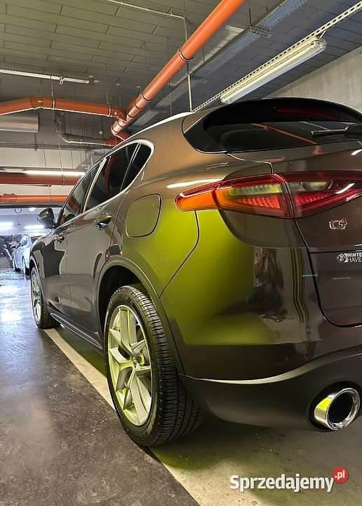 Brązowy Używany 2017 Alfa Romeo Stelvio SUV | 99 500 zł (Uczciwa cena) - Obraz 1/4